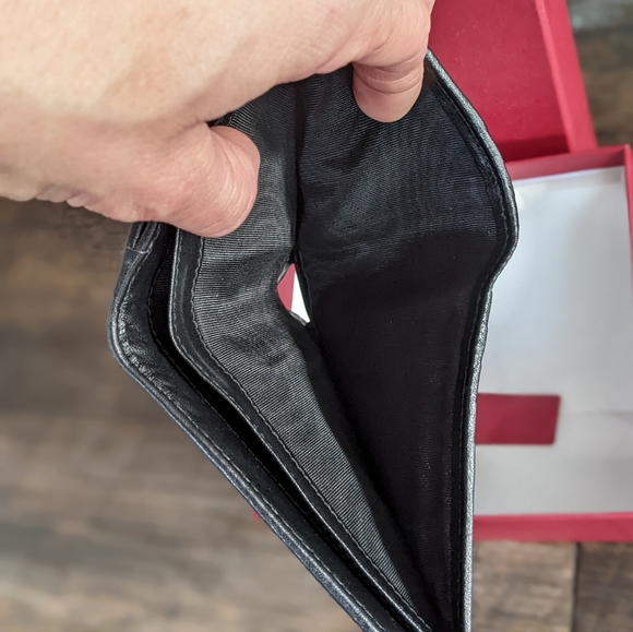 ⚡SOLD⚡Salvatore Ferragamo Leather Bifold Wallet w. Grommets + Scallop Edge - Picture 8 of 16